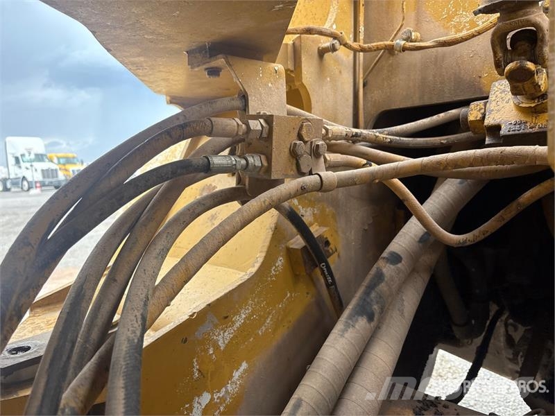 CAT 980G Колесни товарачи