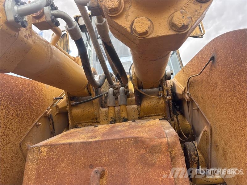 CAT 980G Колесни товарачи