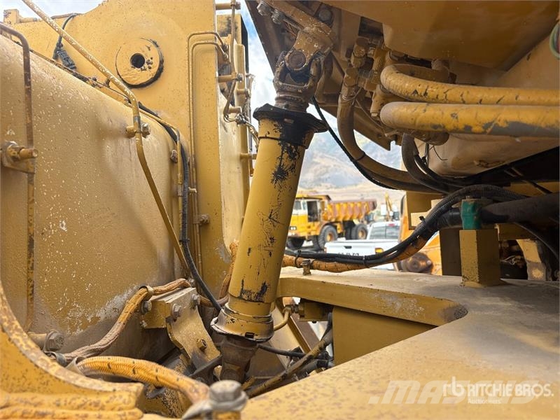 CAT 980G Колесни товарачи