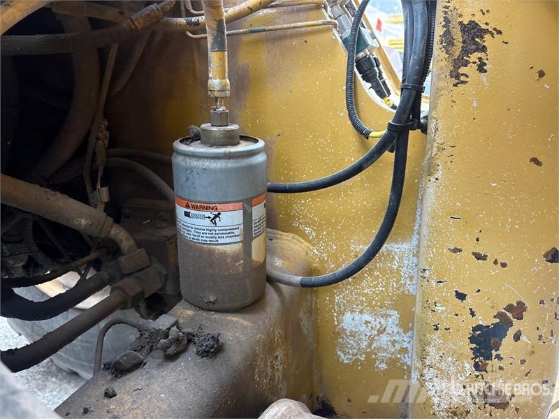 CAT 980G Колесни товарачи