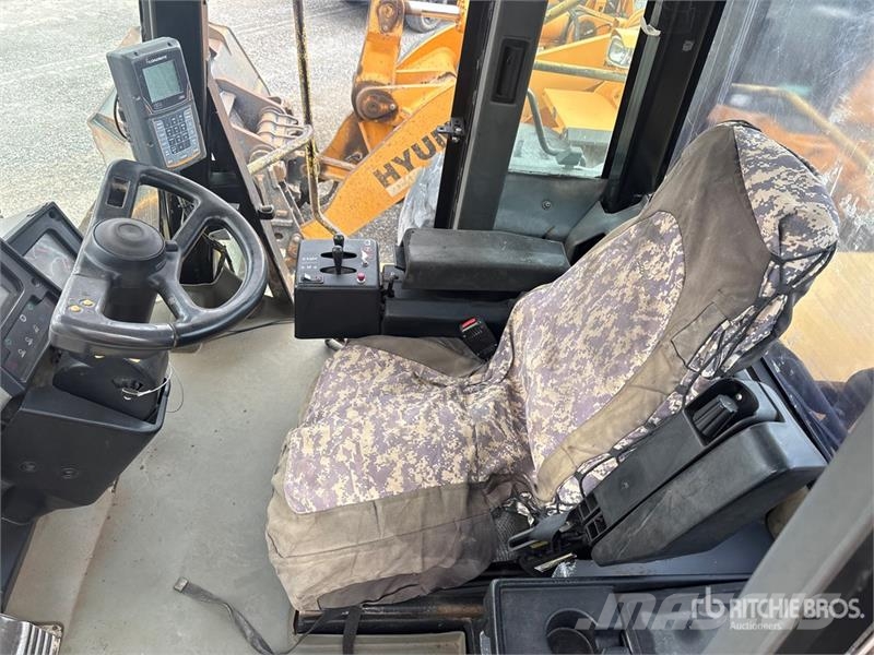 CAT 980G Колесни товарачи