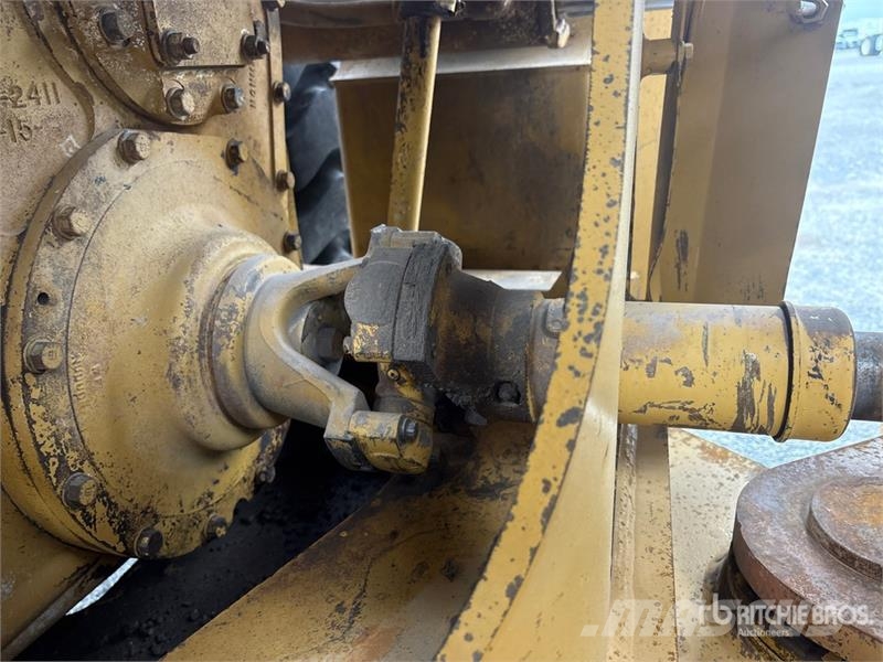 CAT 980G Колесни товарачи