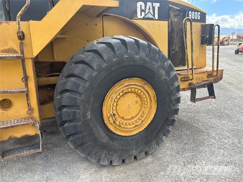 CAT 980G Колесни товарачи