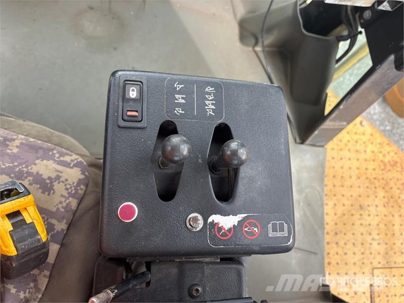 CAT 980G Колесни товарачи