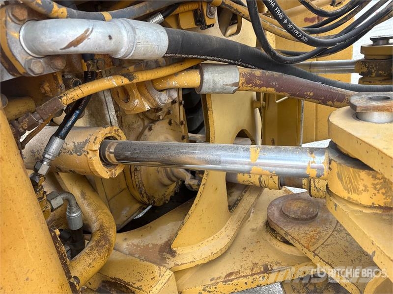 CAT 980G Колесни товарачи
