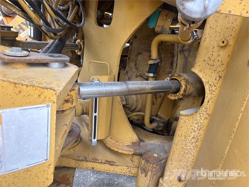 CAT 980G Колесни товарачи