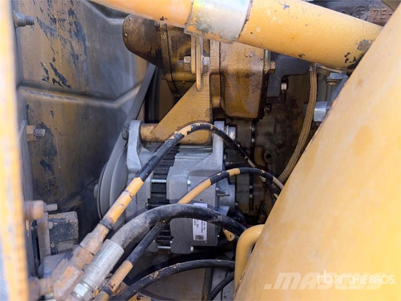 CAT 980G Колесни товарачи