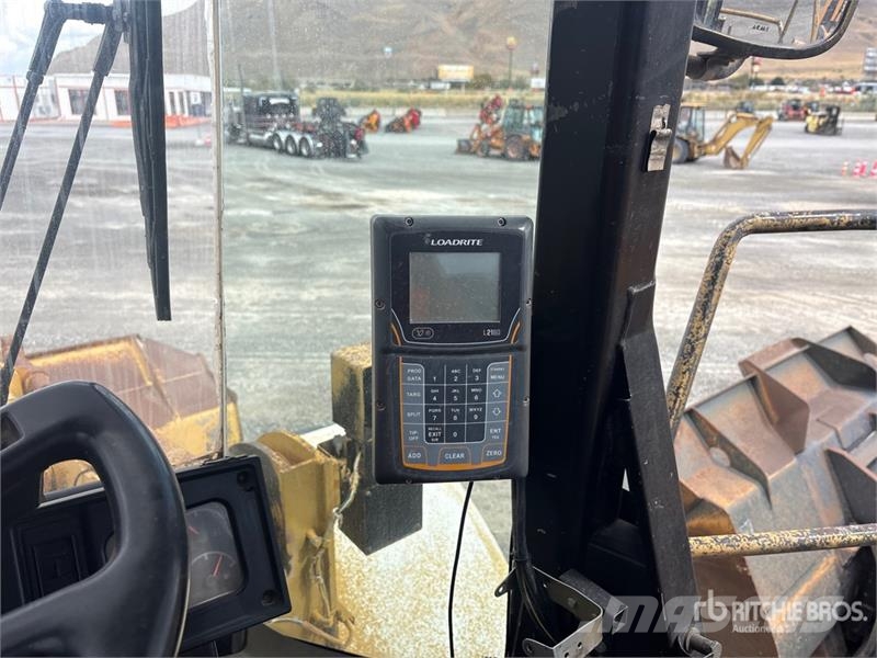 CAT 980G Колесни товарачи
