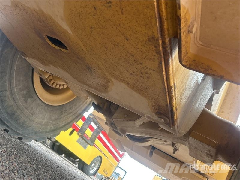 CAT 980G Series II Naudoti ratiniai krautuvai
