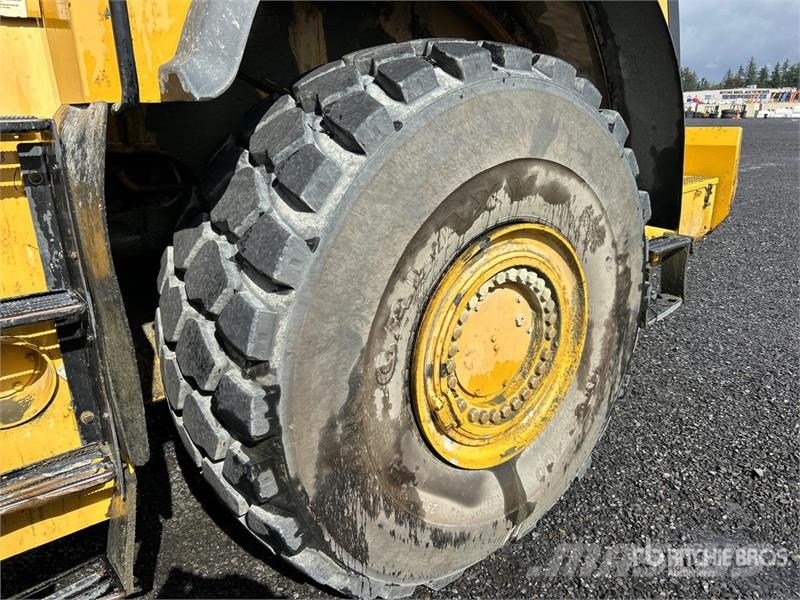 CAT 980K Gumikerekes homlokrakodók