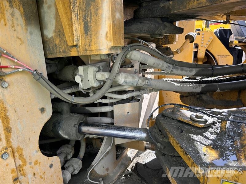 CAT 980K Gumikerekes homlokrakodók