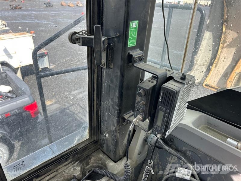 CAT 980K Gumikerekes homlokrakodók