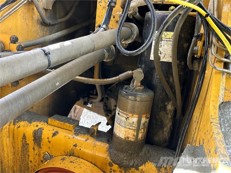 CAT 980K Gumikerekes homlokrakodók