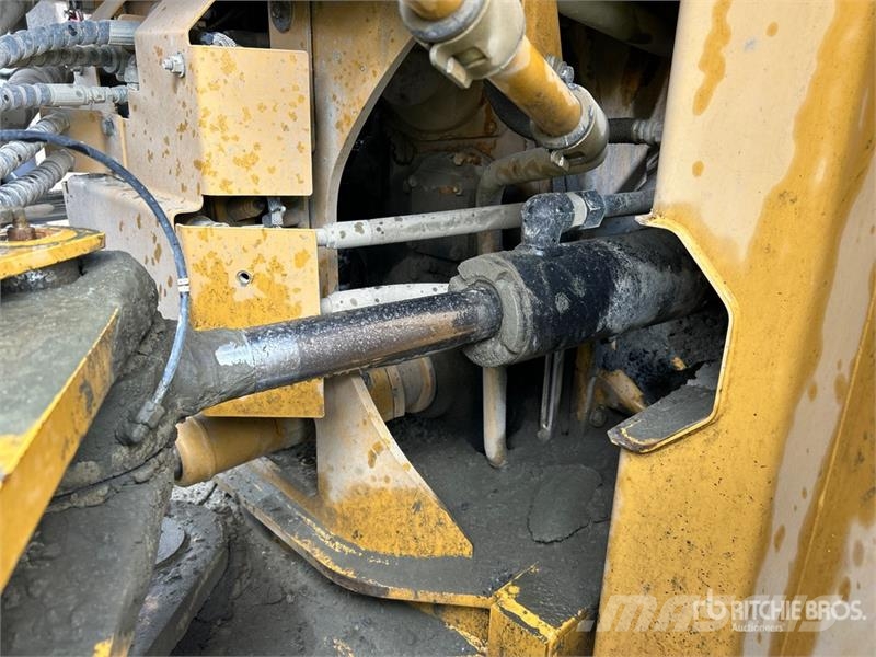 CAT 980K Gumikerekes homlokrakodók