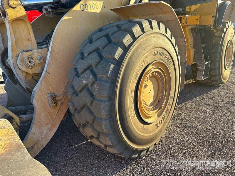 CAT 980M Kolesni nakladalci