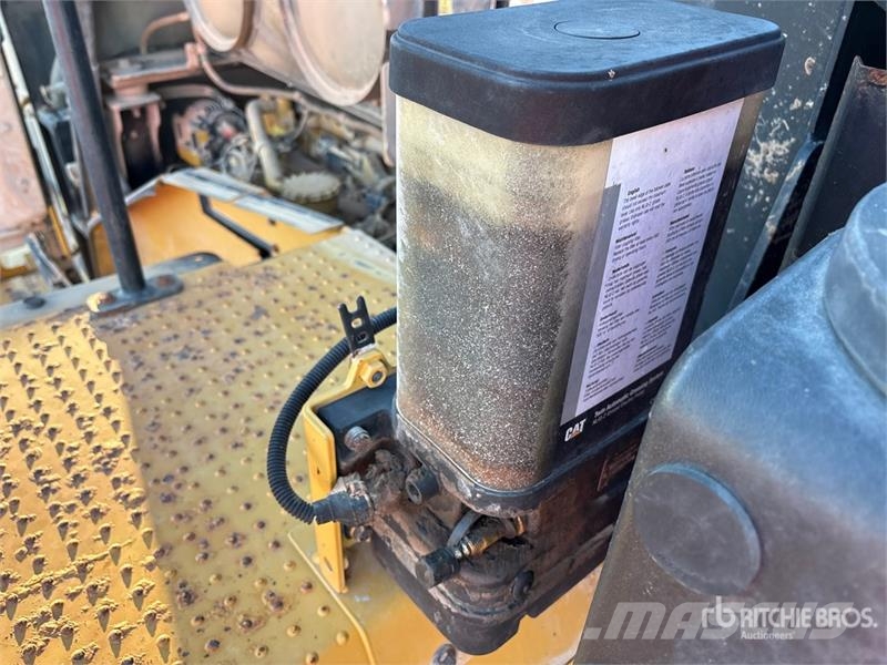 CAT 980M Kolesni nakladalci
