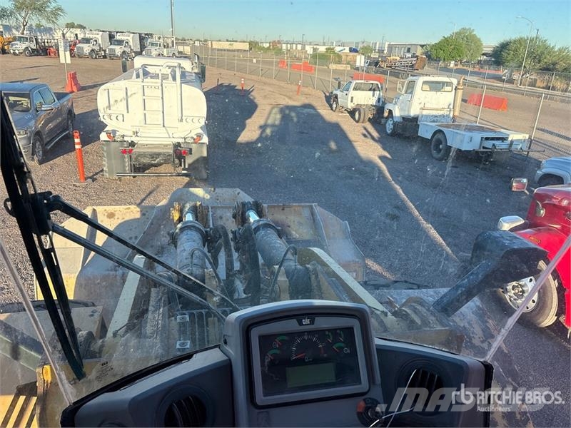 CAT 980M Kolesni nakladalci