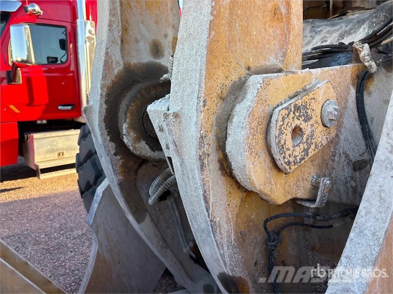 CAT 980M Kolesni nakladalci