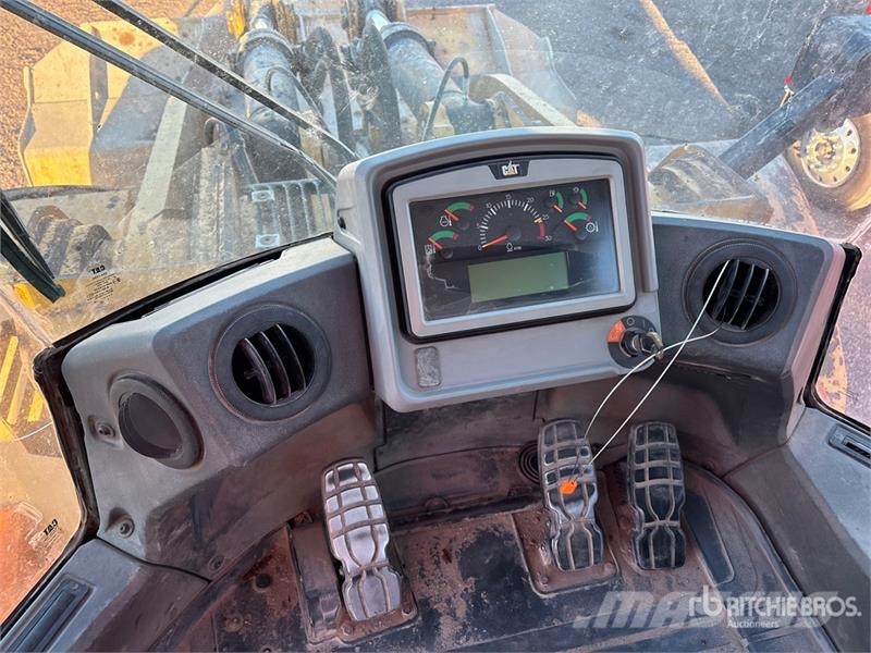 CAT 980M Kolesni nakladalci
