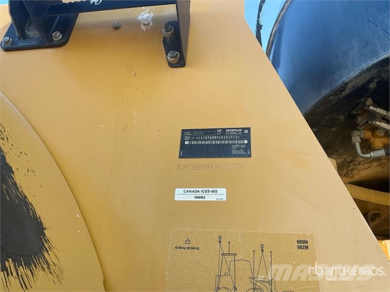 CAT 980M Gumikerekes homlokrakodók