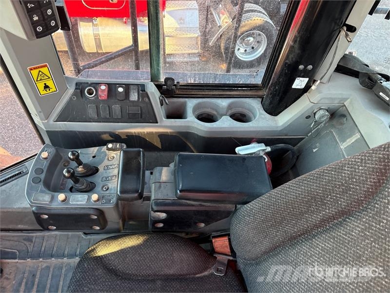 CAT 980M Kolesni nakladalci