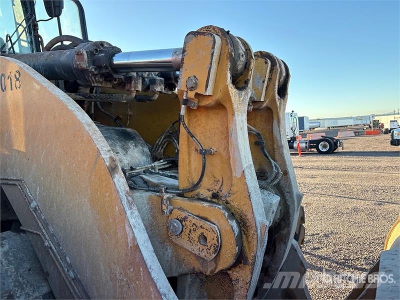 CAT 980M Kolesni nakladalci