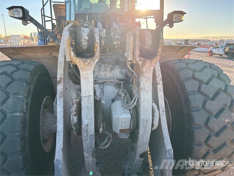 CAT 980M Kolesni nakladalci