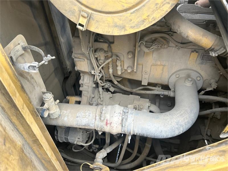 CAT 988H Chargeuse sur pneus