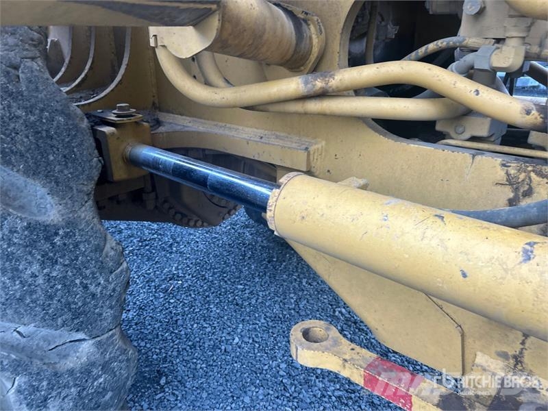 CAT 988H Chargeuse sur pneus