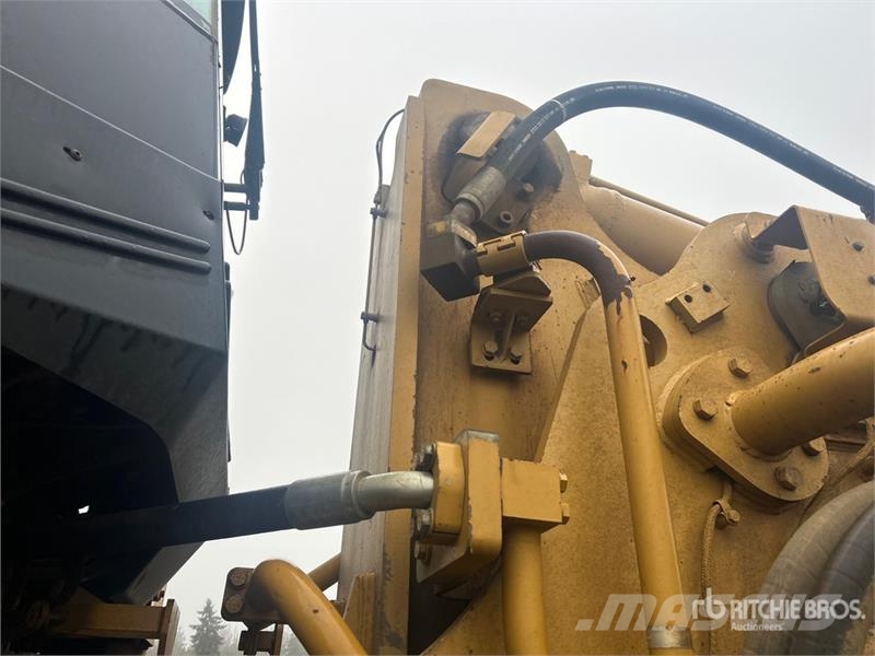 CAT 988H Chargeuse sur pneus