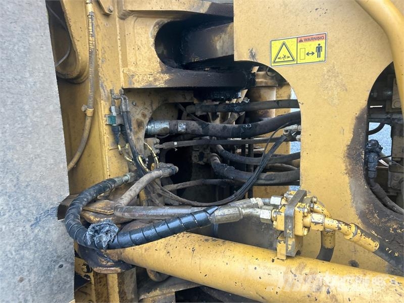 CAT 988H Chargeuse sur pneus