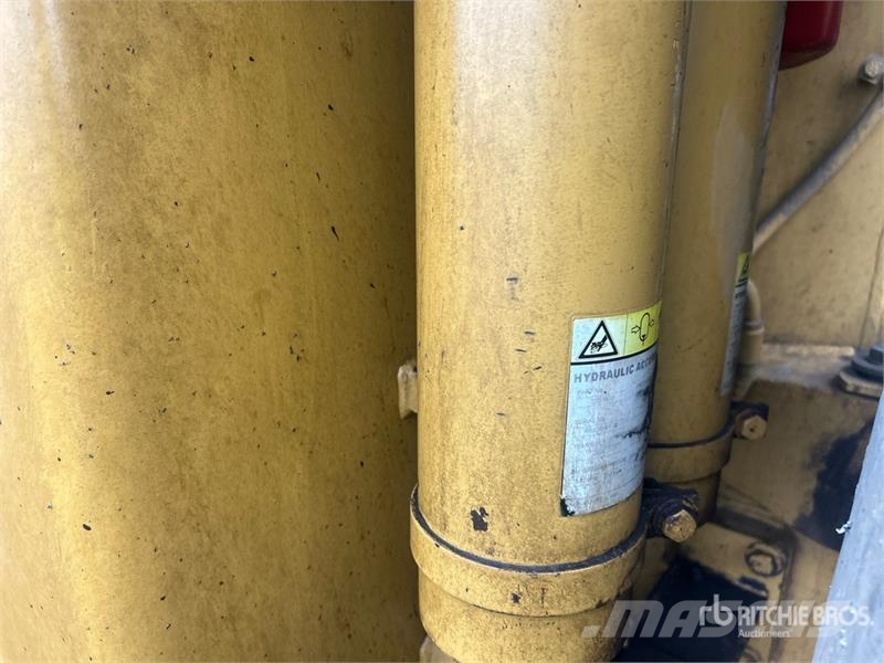 CAT 988H Chargeuse sur pneus