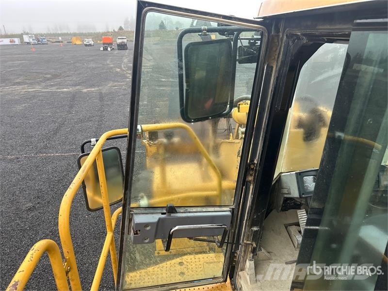 CAT 988H Chargeuse sur pneus