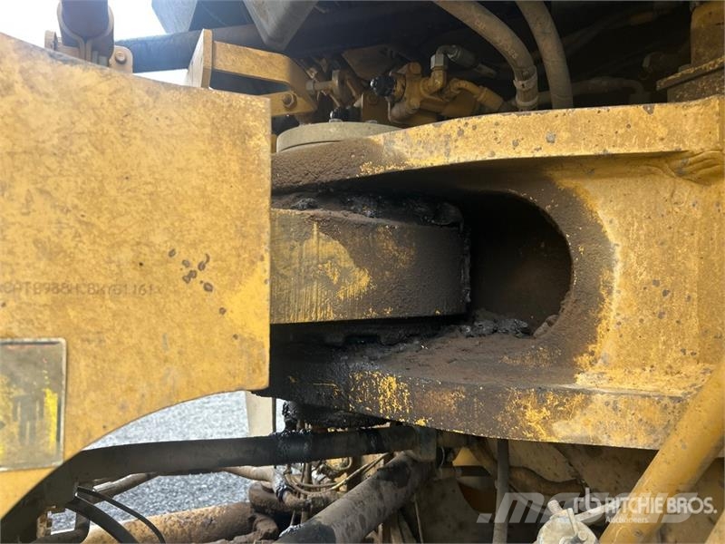 CAT 988H Chargeuse sur pneus