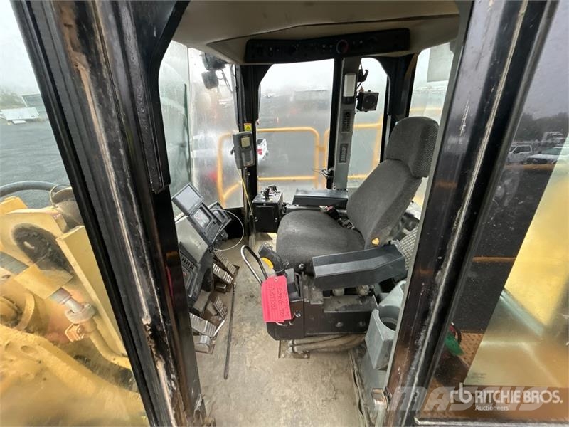 CAT 988H Chargeuse sur pneus