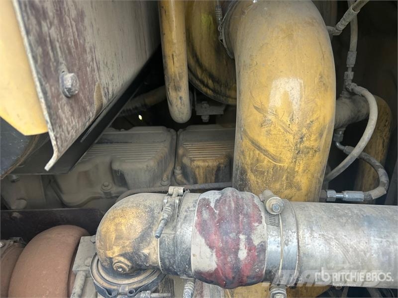 CAT 988H Chargeuse sur pneus