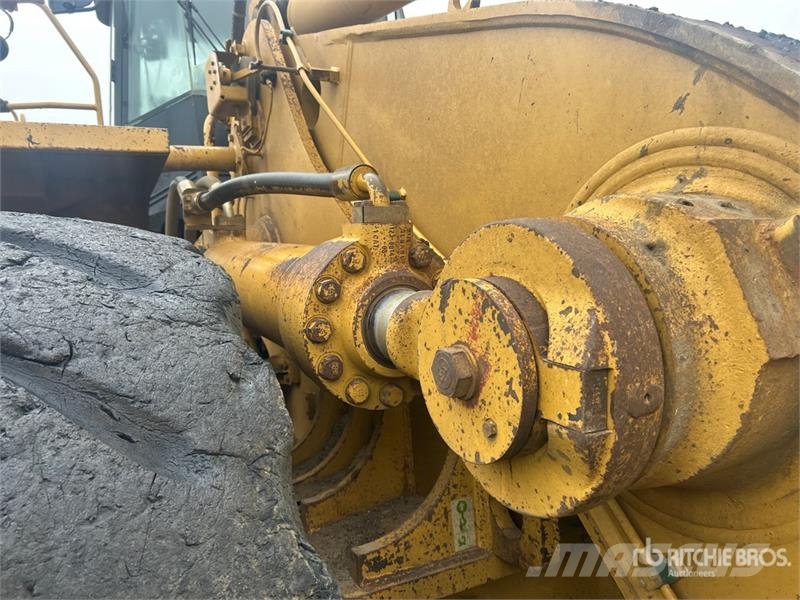 CAT 988H Chargeuse sur pneus