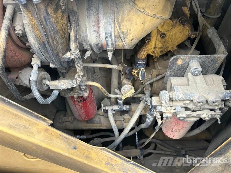 CAT 988H Chargeuse sur pneus