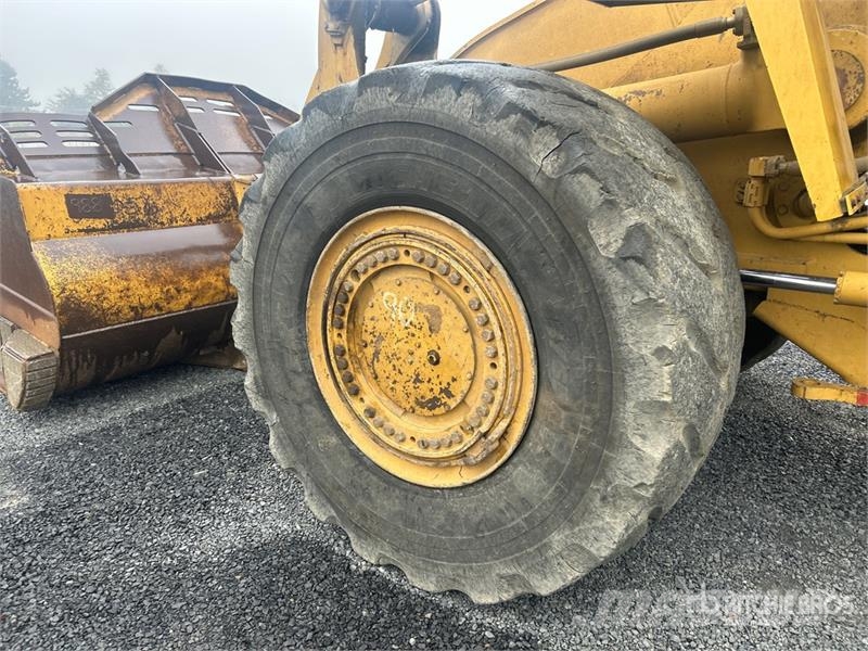 CAT 988H Chargeuse sur pneus