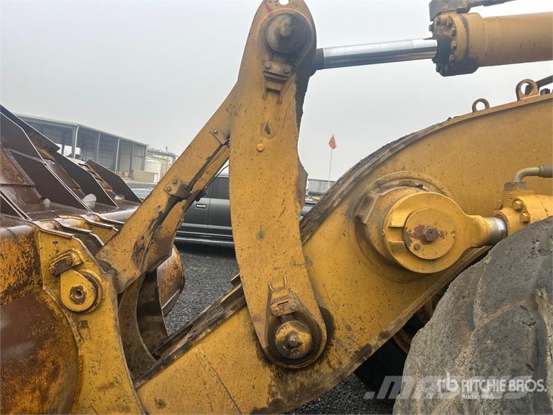CAT 988H Chargeuse sur pneus