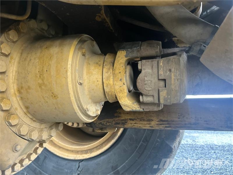 CAT 988H Chargeuse sur pneus