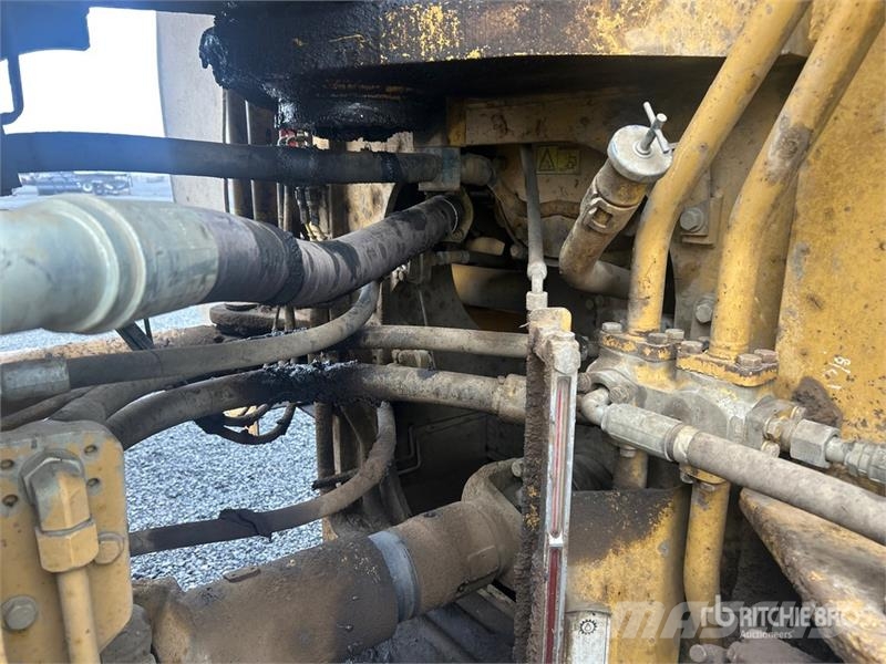 CAT 988H Chargeuse sur pneus