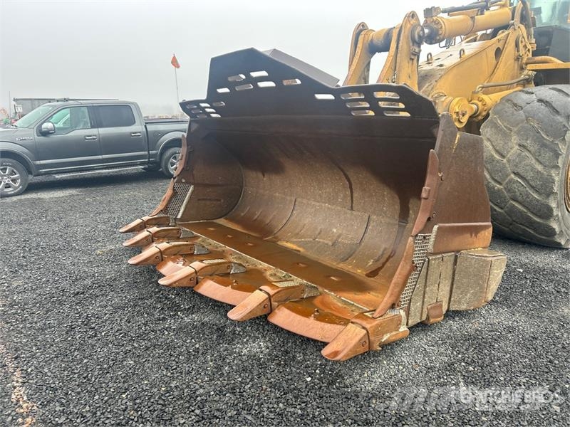CAT 988H Chargeuse sur pneus