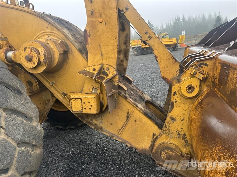 CAT 988H Chargeuse sur pneus