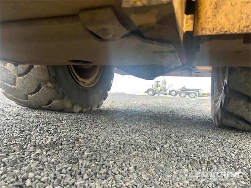 CAT 988H Chargeuse sur pneus