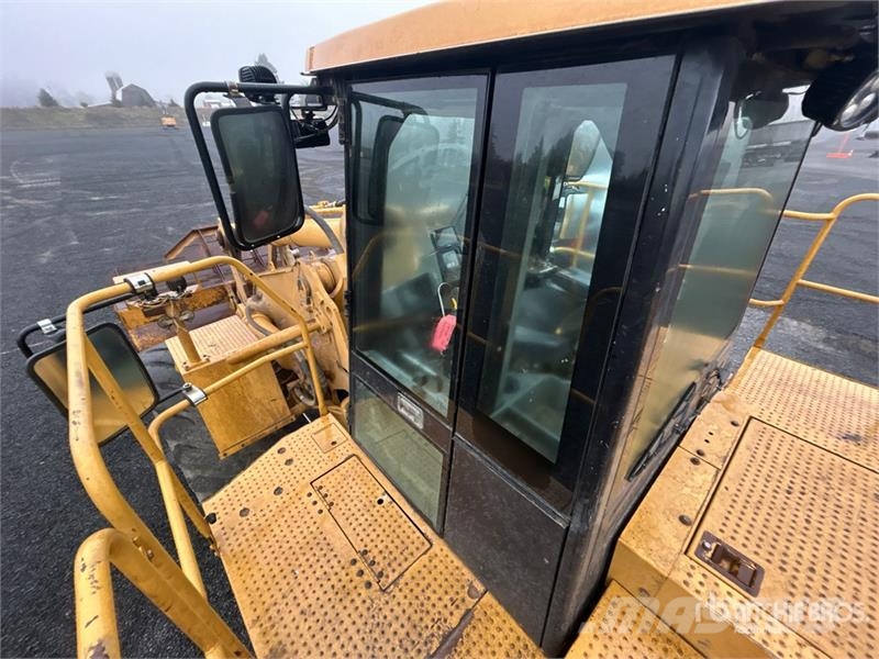 CAT 988H Chargeuse sur pneus