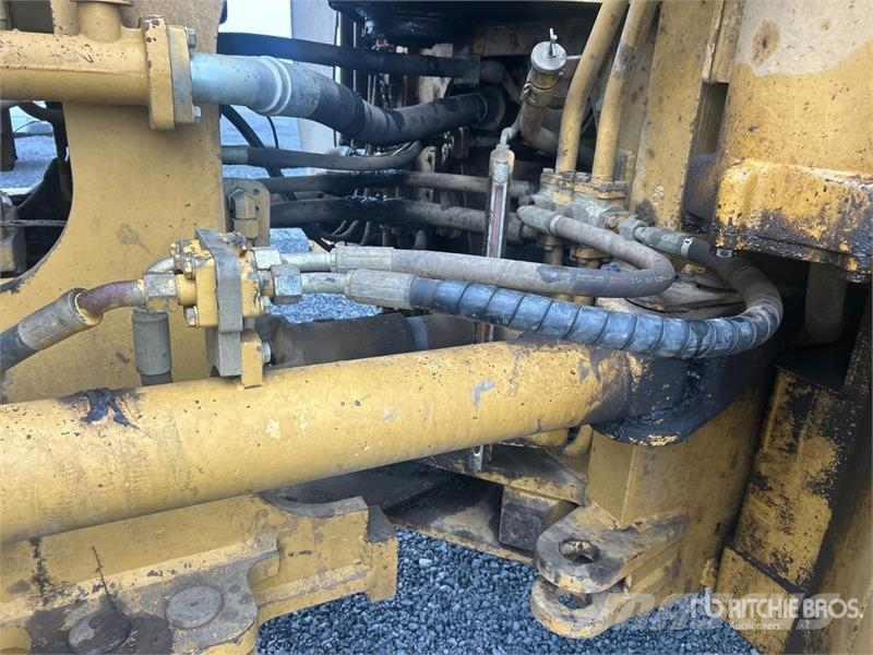 CAT 988H Chargeuse sur pneus