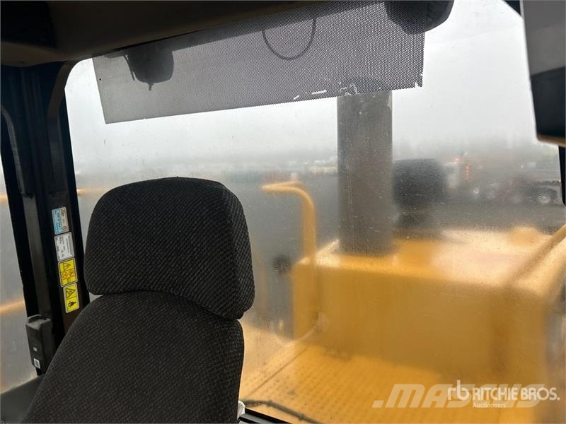 CAT 988H Chargeuse sur pneus