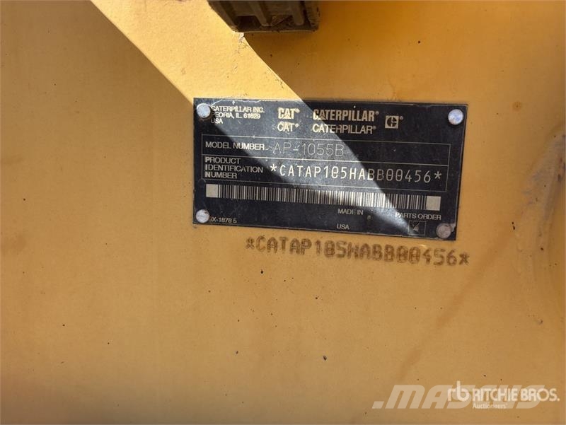 CAT AP-1055B Pavimentadoras de asfalto