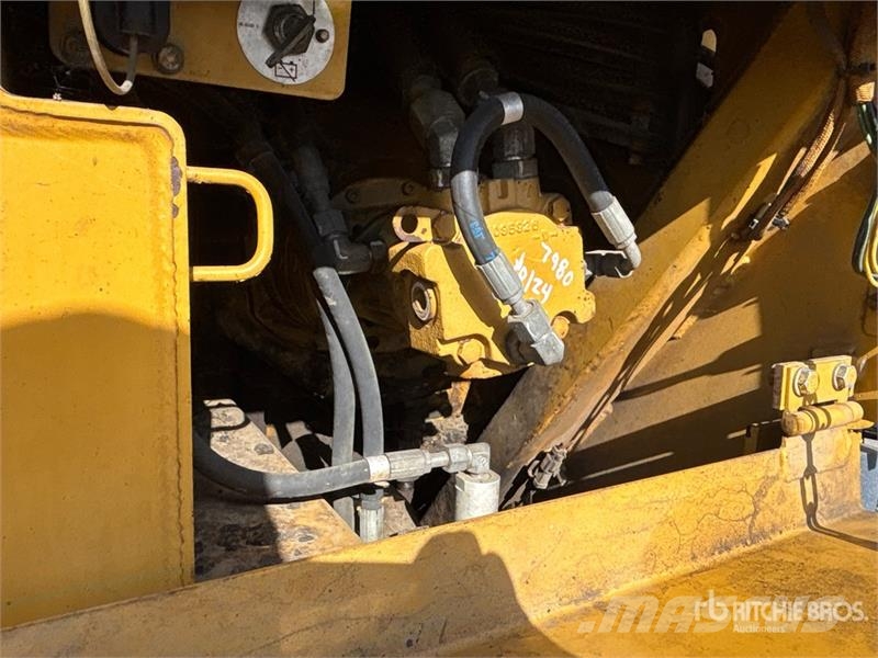 CAT AP-1055D Asfaltni finišerji